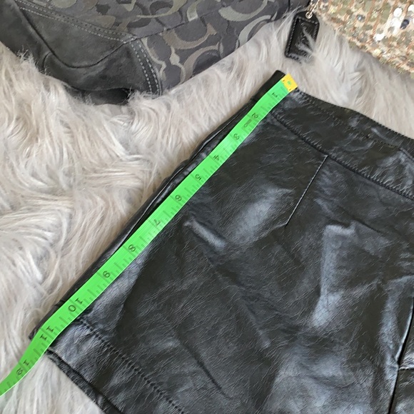 NWOT F21 leather shorts - Picture 7 of 8